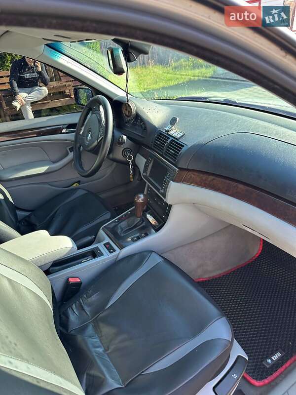 Универсал BMW 3 Series 2004 в Дубровице