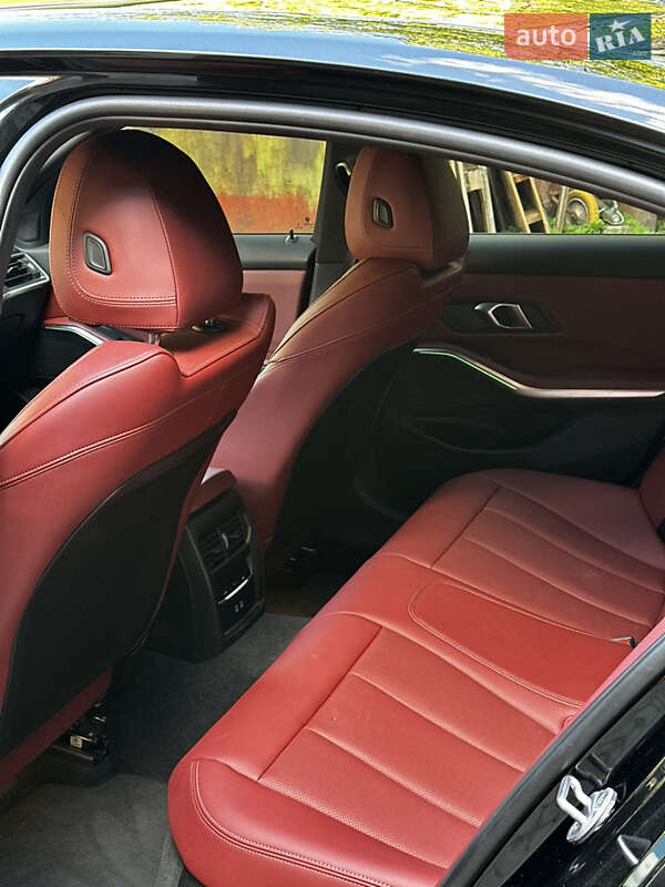 Седан BMW 3 Series 2024 в Львове