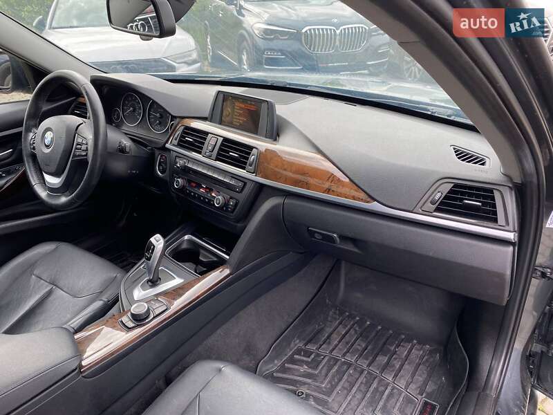 Седан BMW 3 Series 2015 в Львове