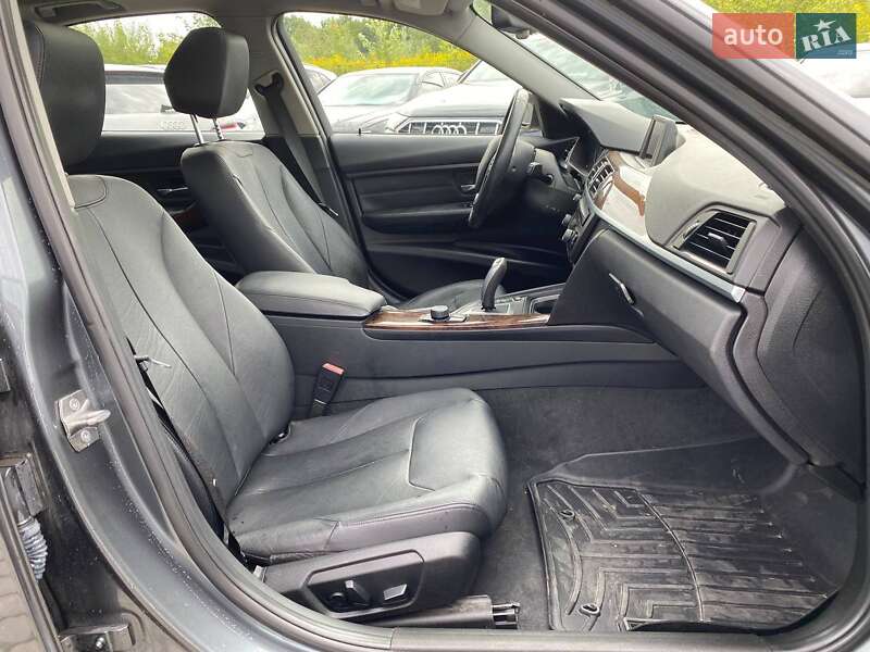 Седан BMW 3 Series 2015 в Львове