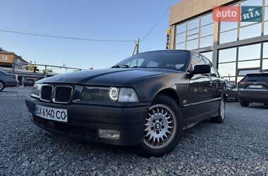 Седан BMW 3 Series 1992 в Здолбунове