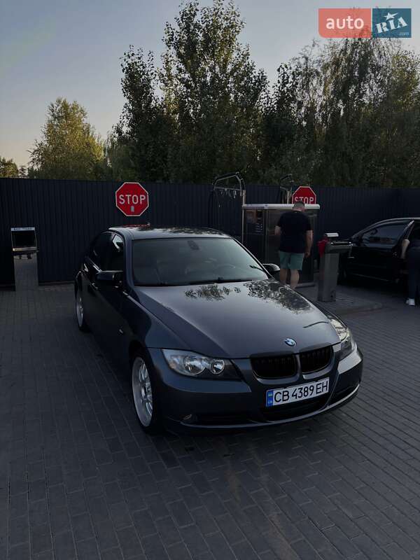 Седан BMW 3 Series 2006 в Березане
