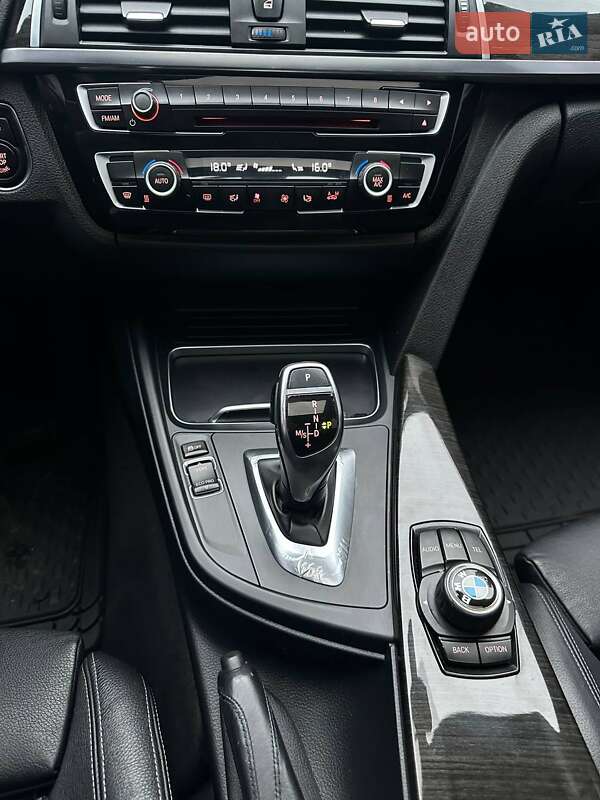 Седан BMW 3 Series 2016 в Рівному
