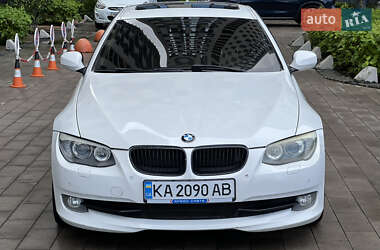 Купе BMW 3 Series 2010 в 