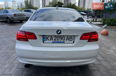 Купе BMW 3 Series 2010 в 