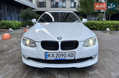 Купе BMW 3 Series 2010 в 
