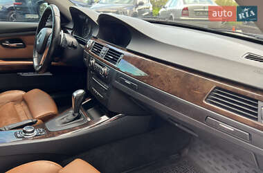 Купе BMW 3 Series 2010 в 