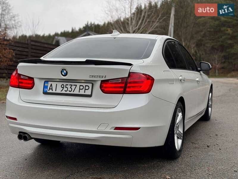 Седан BMW 3 Series 2014 в Киеве