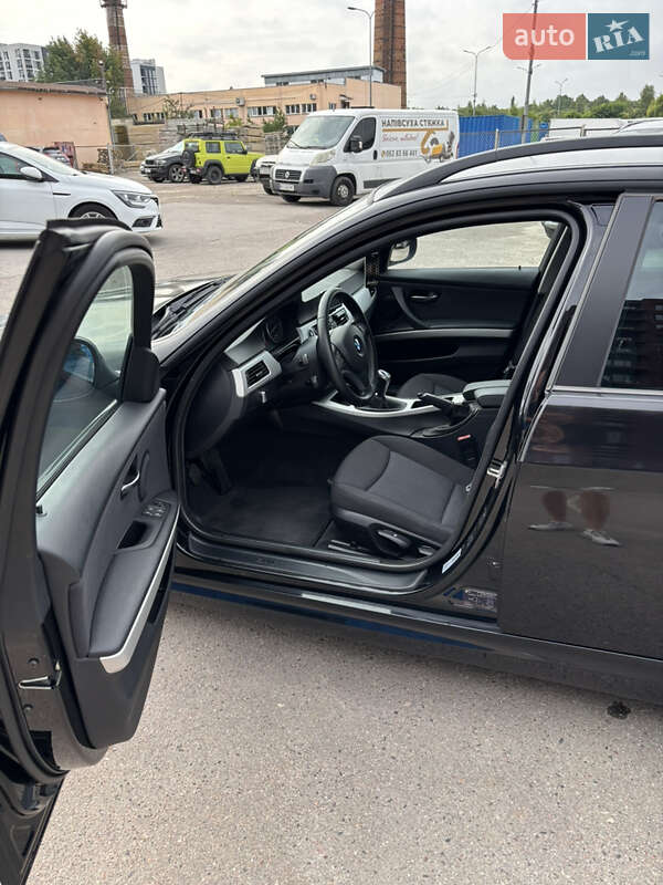 Універсал BMW 3 Series 2009 в Львові
