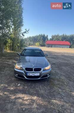 Седан BMW 3 Series 2011 в Заречном