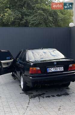 Седан BMW 3 Series 1993 в Ивано-Франковске