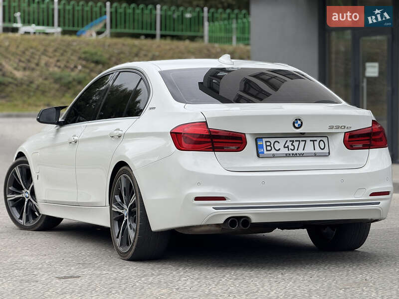 Седан BMW 3 Series 2016 в Львове