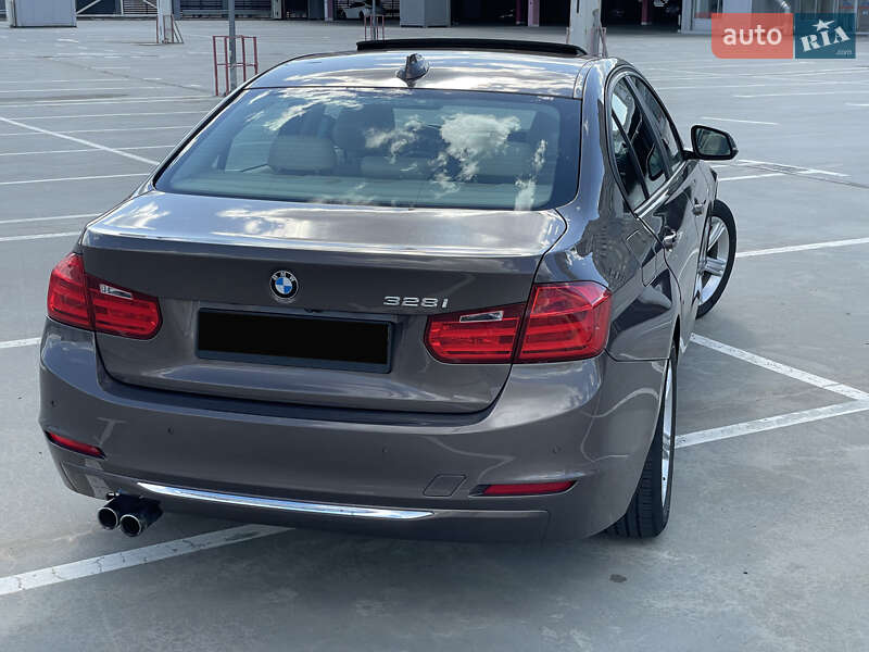 Седан BMW 3 Series 2014 в Киеве