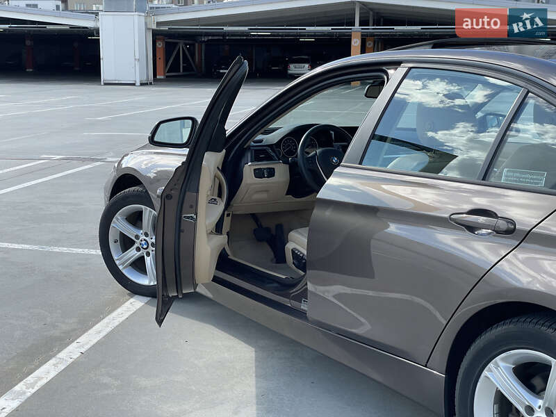 Седан BMW 3 Series 2014 в Киеве