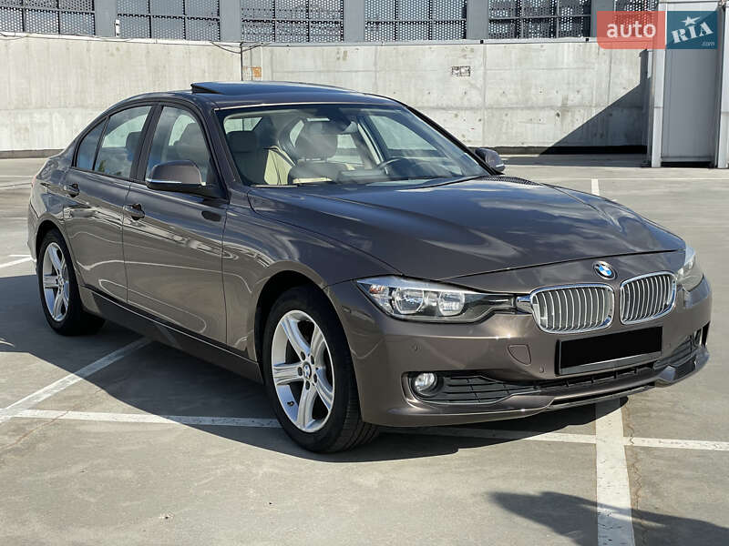 Седан BMW 3 Series 2014 в Киеве