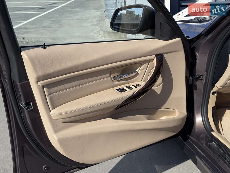 Седан BMW 3 Series 2014 в Киеве