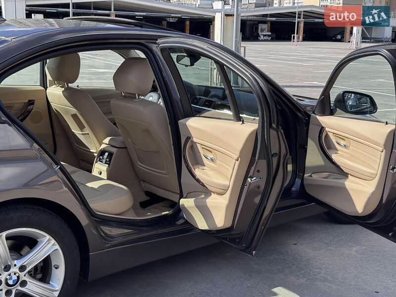 Седан BMW 3 Series 2014 в Киеве