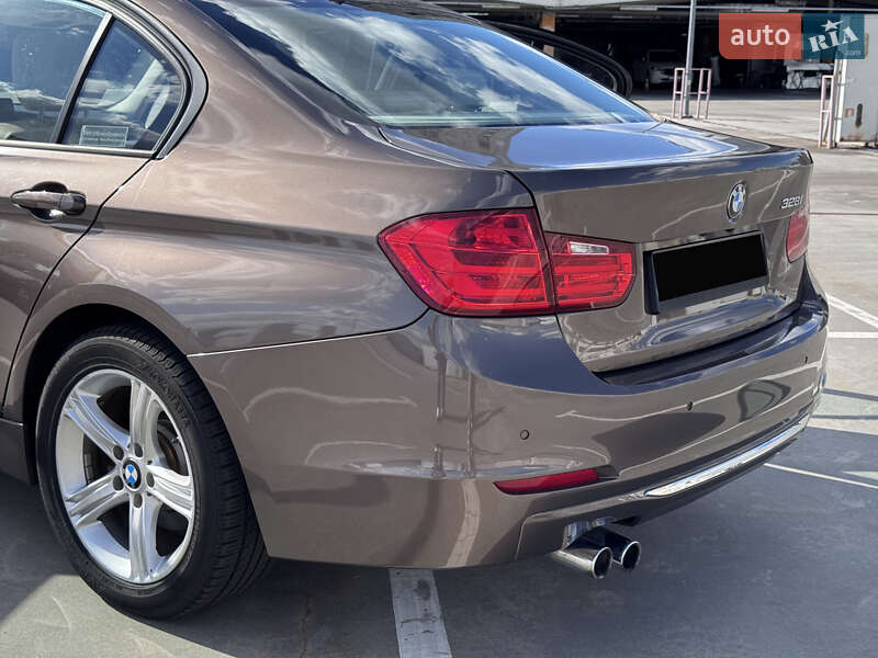 Седан BMW 3 Series 2014 в Киеве