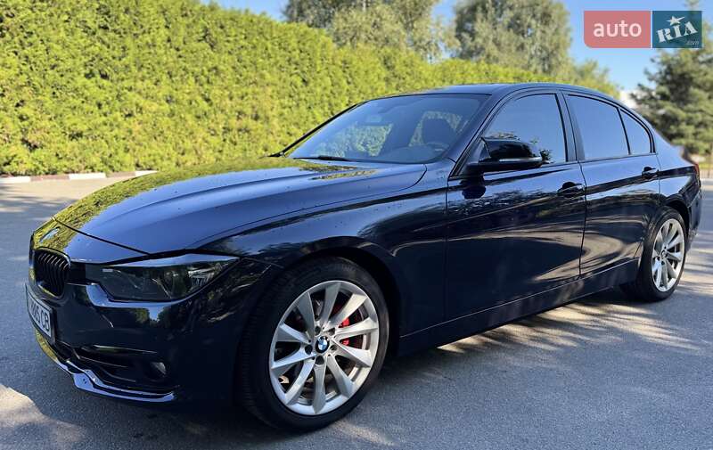 Седан BMW 3 Series 2017 в Киеве