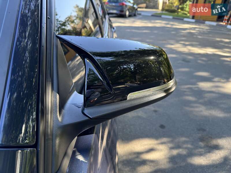 Седан BMW 3 Series 2017 в Киеве