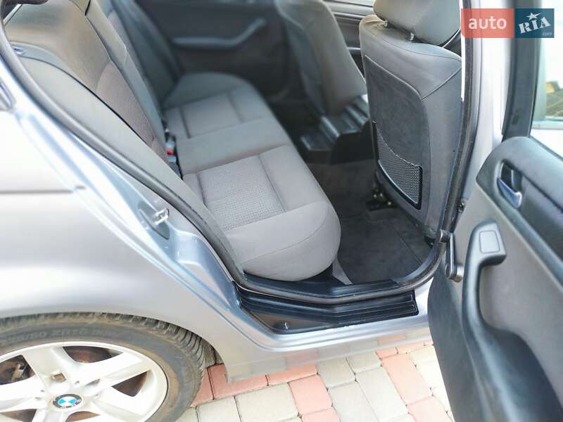 Седан BMW 3 Series 2004 в Луцке