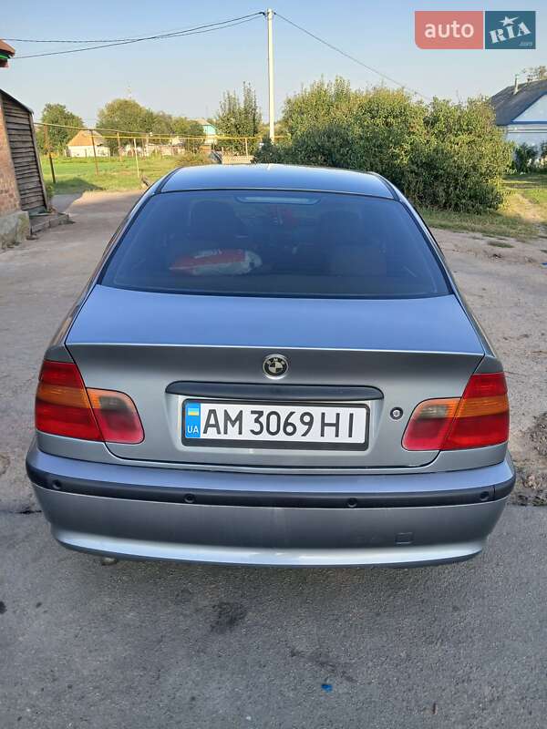 Седан BMW 3 Series 2003 в Коростене