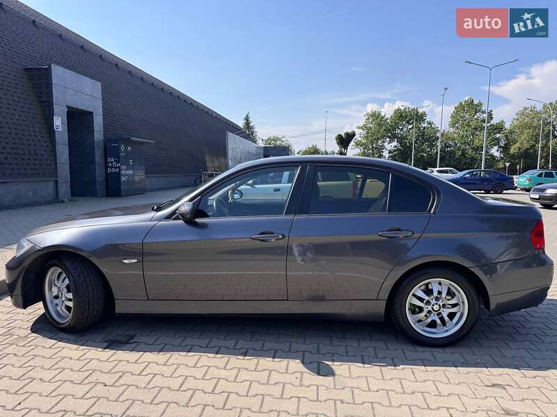 Седан BMW 3 Series 2008 в Ужгороді