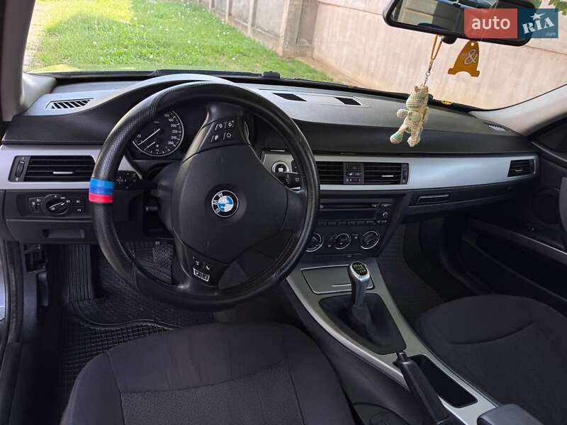 Седан BMW 3 Series 2008 в Ужгороді