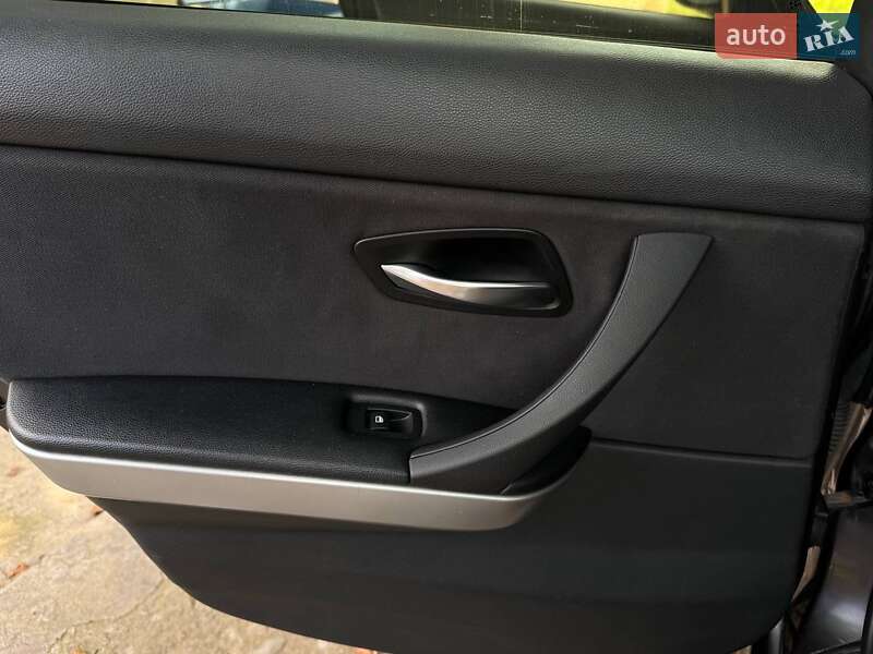 Седан BMW 3 Series 2008 в Ужгороді