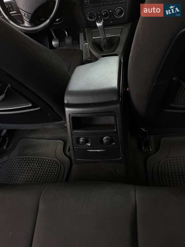 Седан BMW 3 Series 2008 в Ужгороді