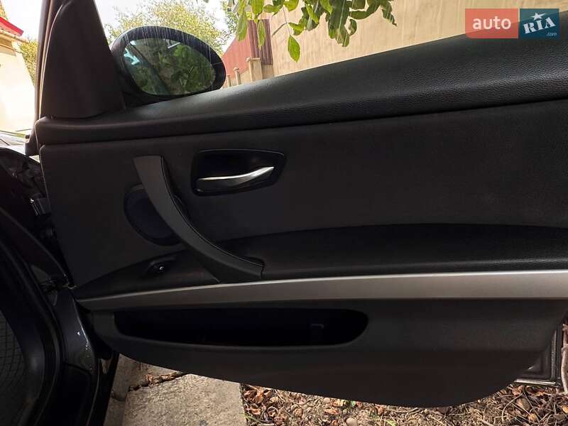 Седан BMW 3 Series 2008 в Ужгороді