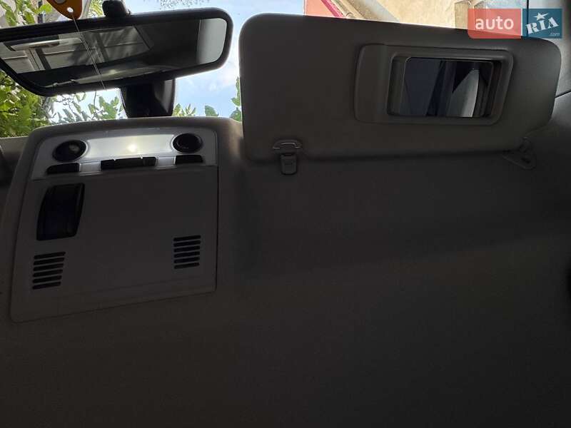 Седан BMW 3 Series 2008 в Ужгороді