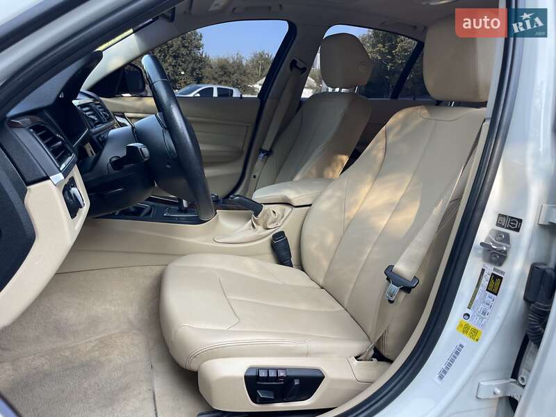 Седан BMW 3 Series 2014 в Киеве