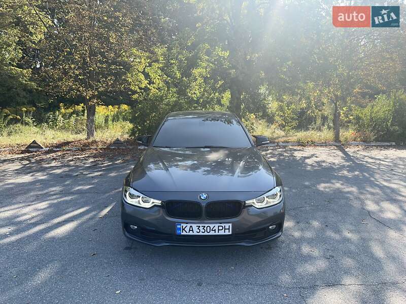 Седан BMW 3 Series 2016 в Киеве
