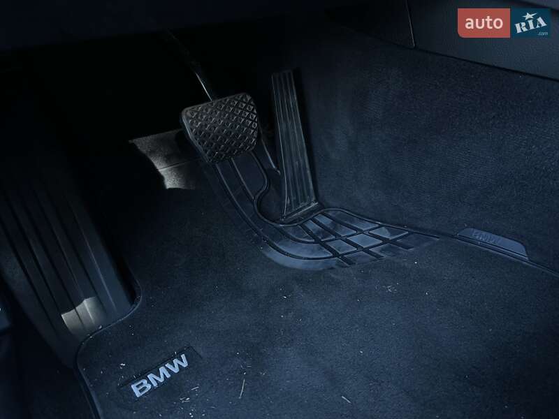 Седан BMW 3 Series 2016 в Киеве