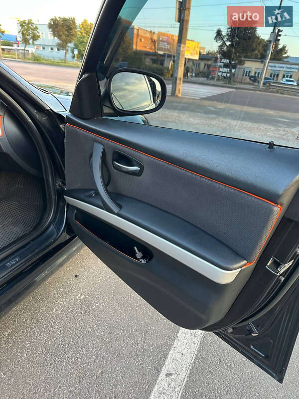 Седан BMW 3 Series 2009 в Житомире