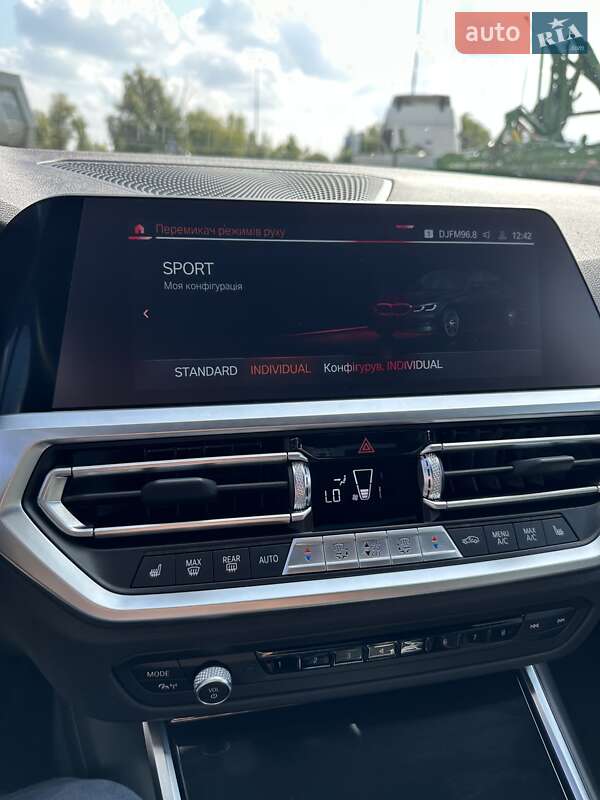 Седан BMW 3 Series 2022 в Києві