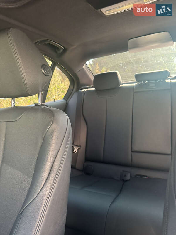 Седан BMW 3 Series 2017 в Харкові