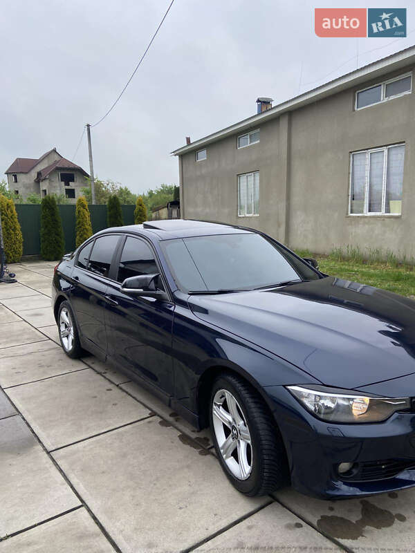 Седан BMW 3 Series 2014 в Хусте