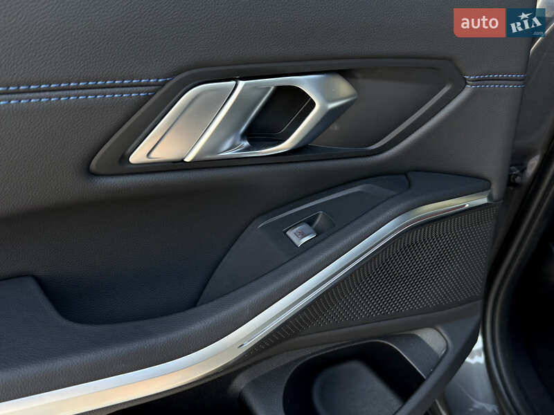 Седан BMW 3 Series 2022 в Києві