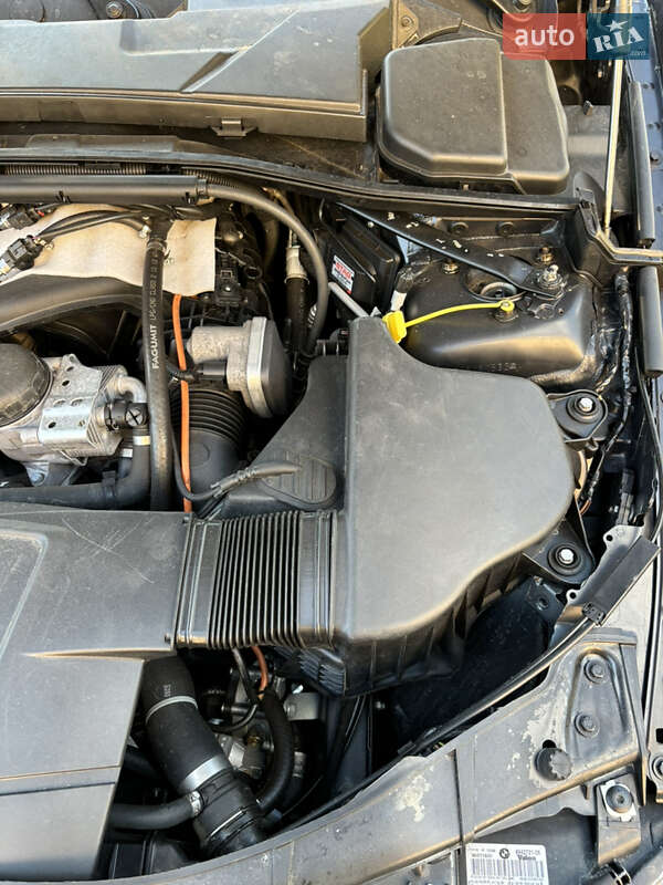 Седан BMW 3 Series 2006 в Остроге