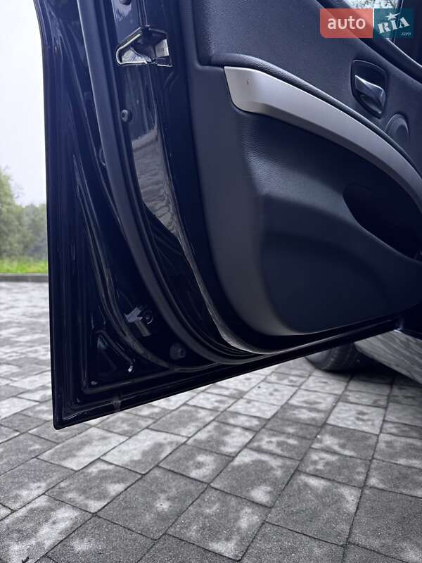 Седан BMW 3 Series 2007 в Новояворовске