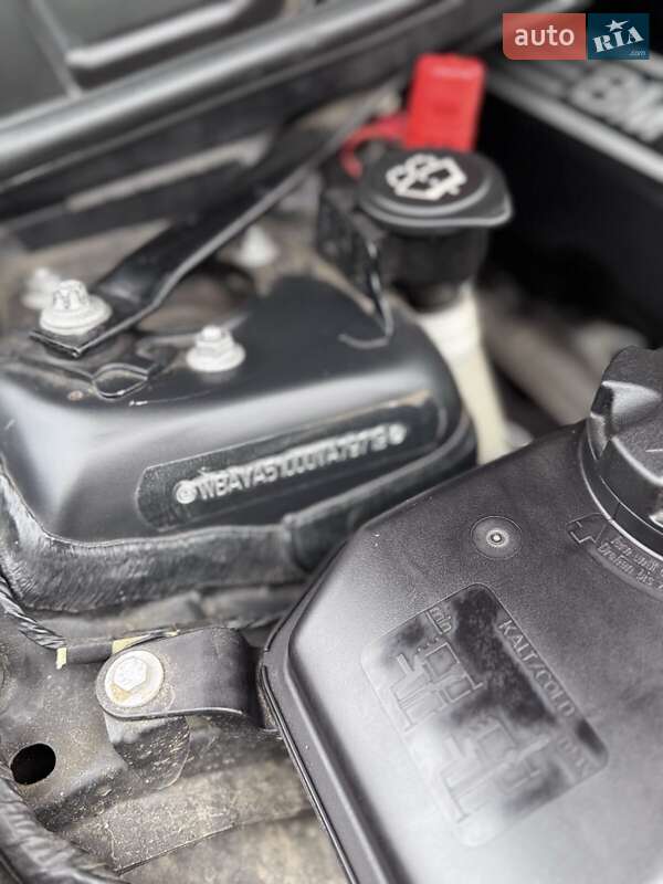 Седан BMW 3 Series 2007 в Новояворовске