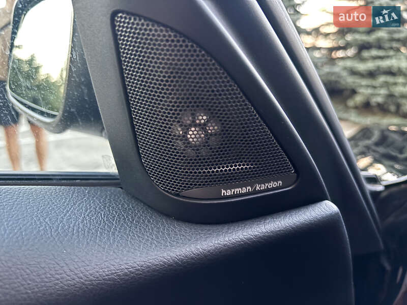 Седан BMW 3 Series 2017 в Харкові