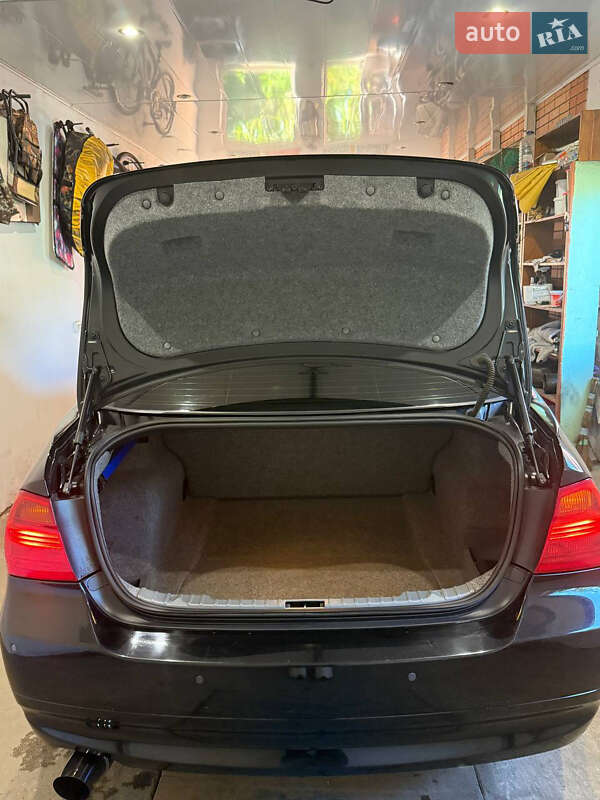 Седан BMW 3 Series 2007 в Конотопі