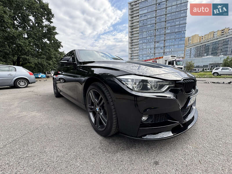 Седан BMW 3 Series 2018 в Киеве