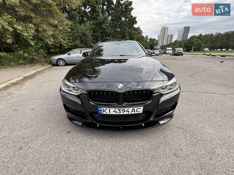 Седан BMW 3 Series 2018 в Киеве