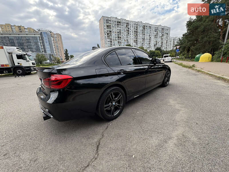 Седан BMW 3 Series 2018 в Киеве
