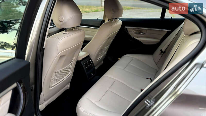 Седан BMW 3 Series 2015 в Запоріжжі
