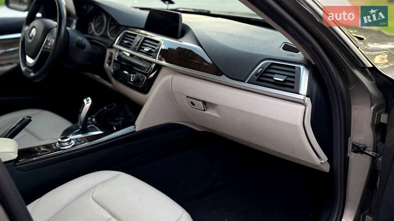 Седан BMW 3 Series 2015 в Запоріжжі